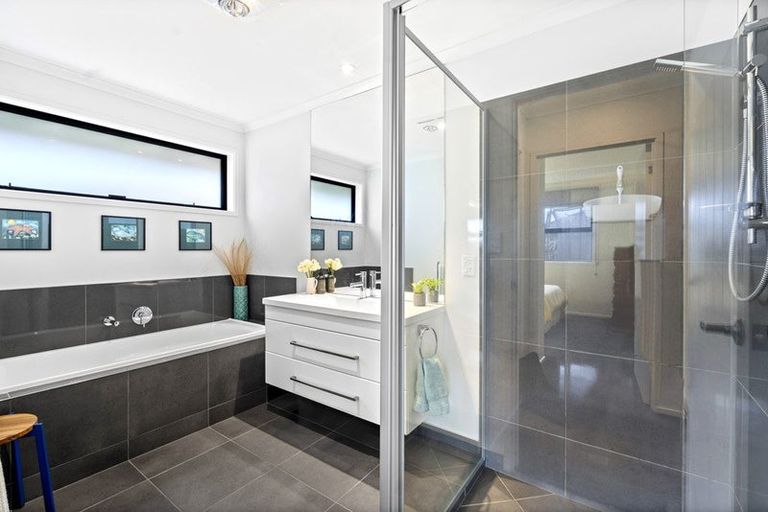 Photo of property in 3 Floyd Road, Riverhead, 0820