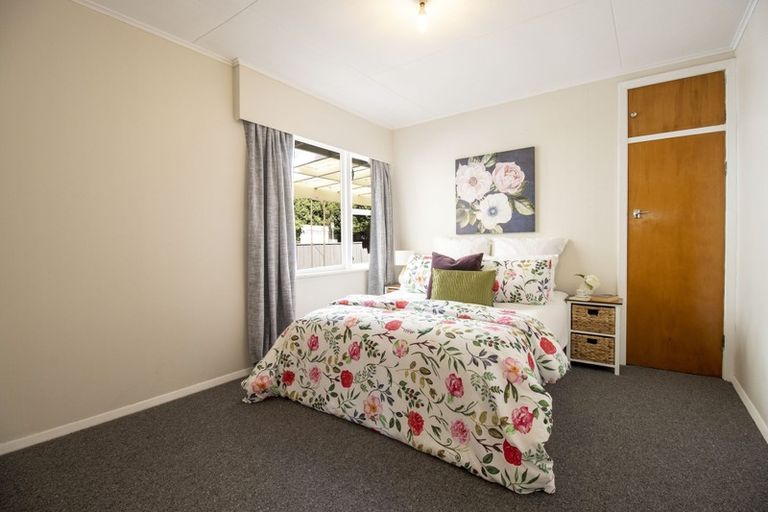 Photo of property in 25 Lees Grove, Wainuiomata, Lower Hutt, 5014