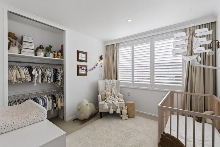 Photo of property in 25 Nevada Drive, Merrilands, New Plymouth, 4312