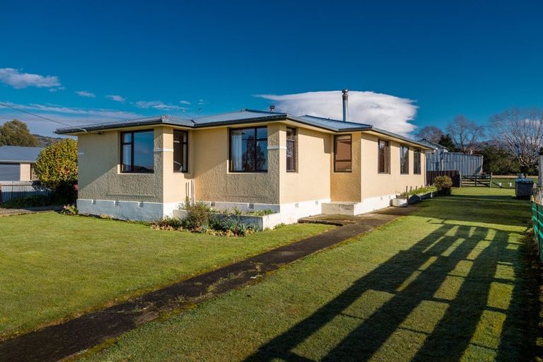 Photo of property in 15 Victoria Street, Waimate, 7924