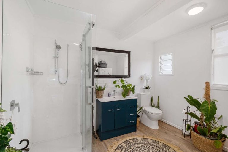 Photo of property in 43 James Mcleod Road, Shelly Beach, Helensville, 0874