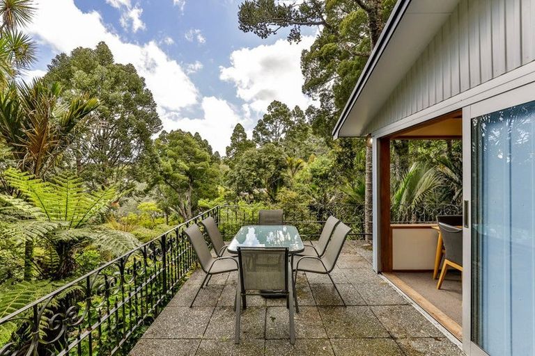 Photo of property in 25 Opou Road, Titirangi, Auckland, 0604