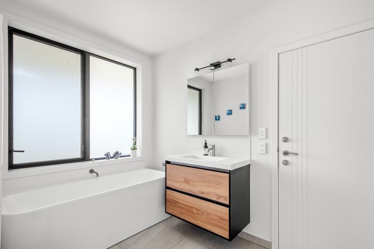 Photo of property in 4 Padgets Lane, Earnscleugh, Alexandra, 9391