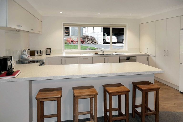 Photo of property in 77 Avoca Valley Road, Heathcote Valley, Christchurch, 8022