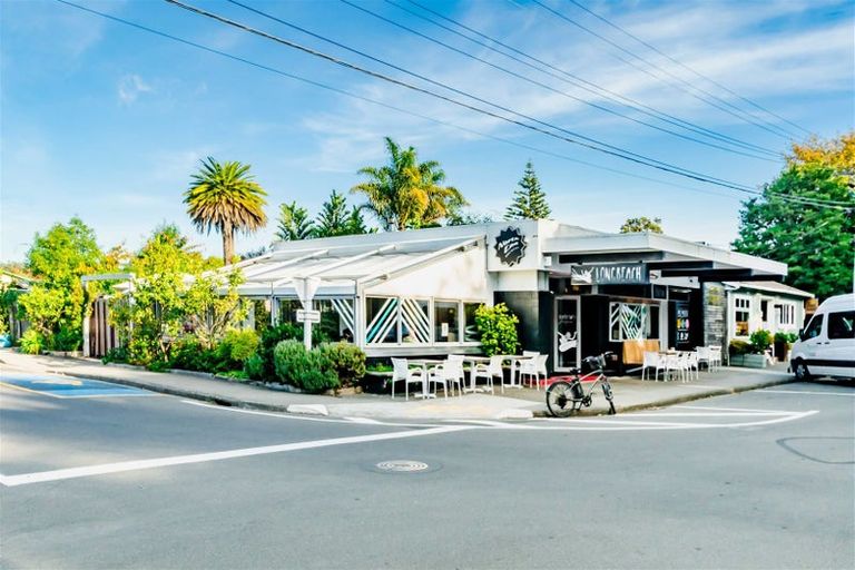 Photo of property in 39 Waimea Road, Waikanae Beach, Waikanae, 5036