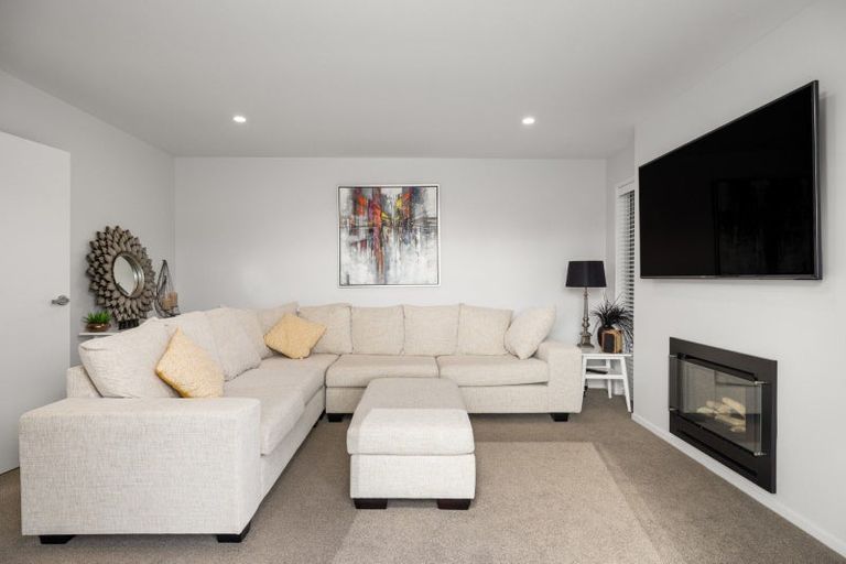 Photo of property in 49a Oceana Drive, Welcome Bay, Tauranga, 3175