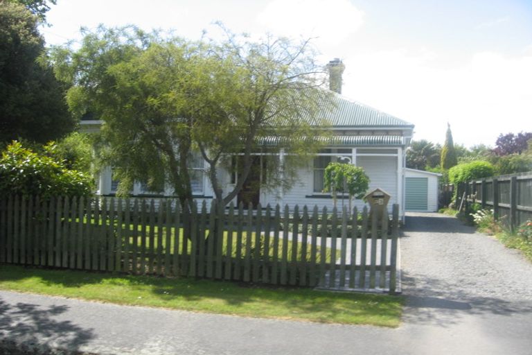 Photo of property in 33 Martin Avenue, Beckenham, Christchurch, 8023