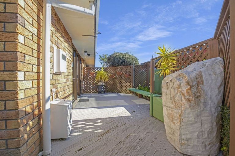 Photo of property in 21 Cedar Drive, Paraparaumu Beach, Paraparaumu, 5032