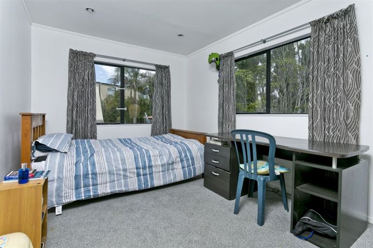 Photo of property in 1/15 Ocean View Road, Hillcrest, Auckland, 0627