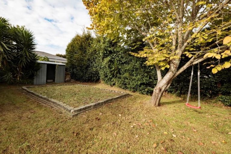 Photo of property in 3 Tamariki Avenue, Kelston, Auckland, 0602