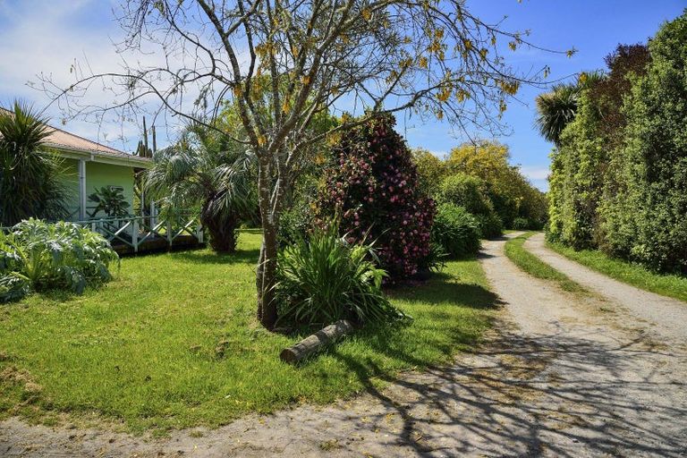 Photo of property in 51 Tauwhareparae Road, Tolaga Bay, 4077