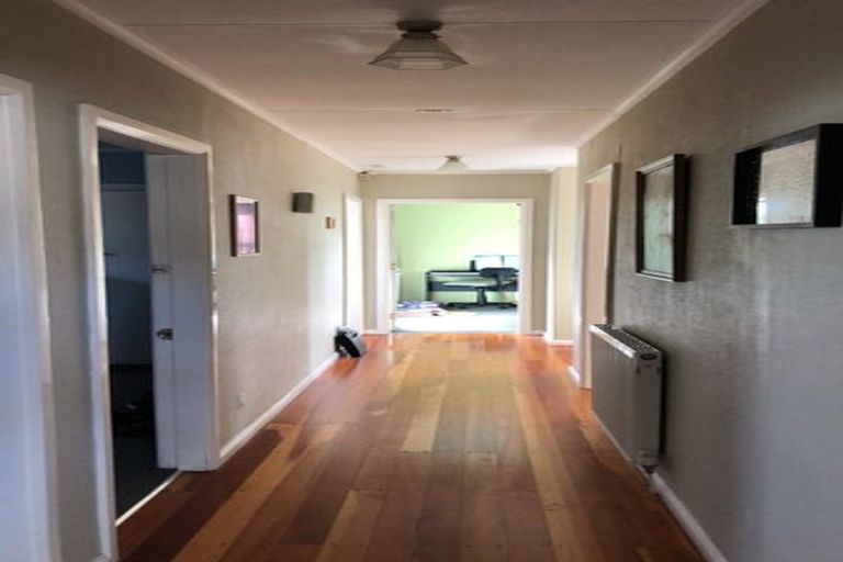 Photo of property in 12 Conway Place, Terrace End, Palmerston North, 4410