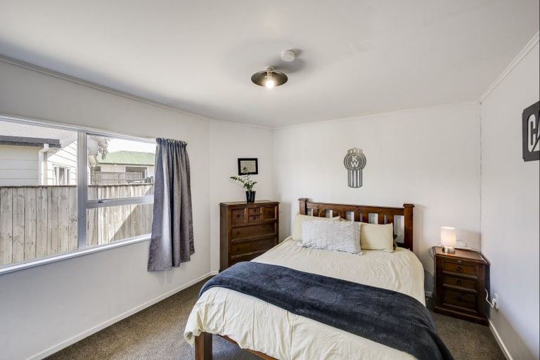 Photo of property in 16 Guildford Street, Tamatea, Napier, 4112