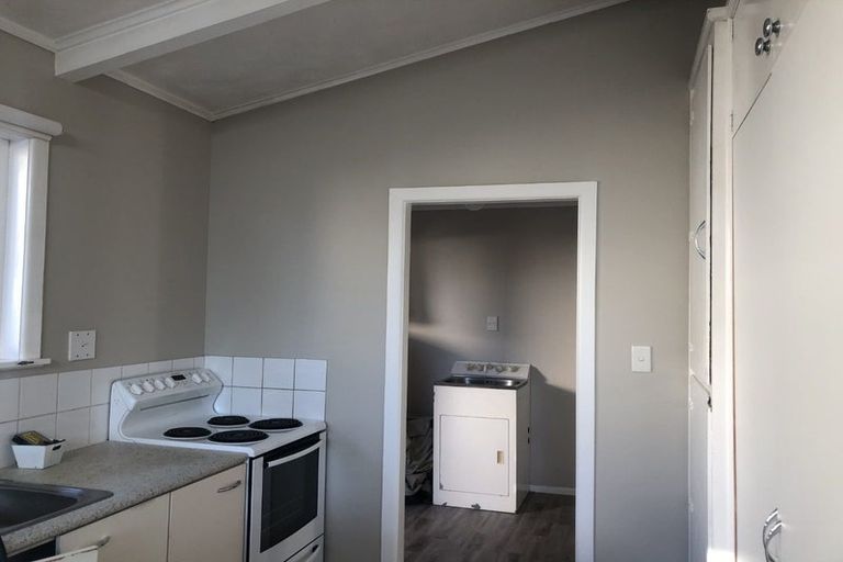 Photo of property in 19b Arrow Road, Forrest Hill, Auckland, 0620