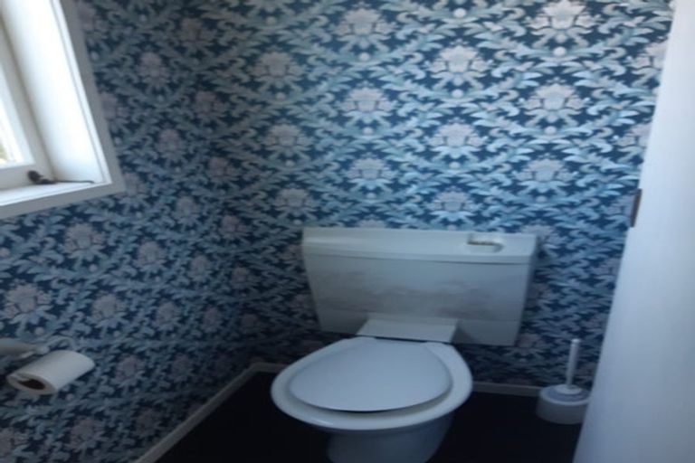 Photo of property in 6 Tirita Street, Kawaha Point, Rotorua, 3010