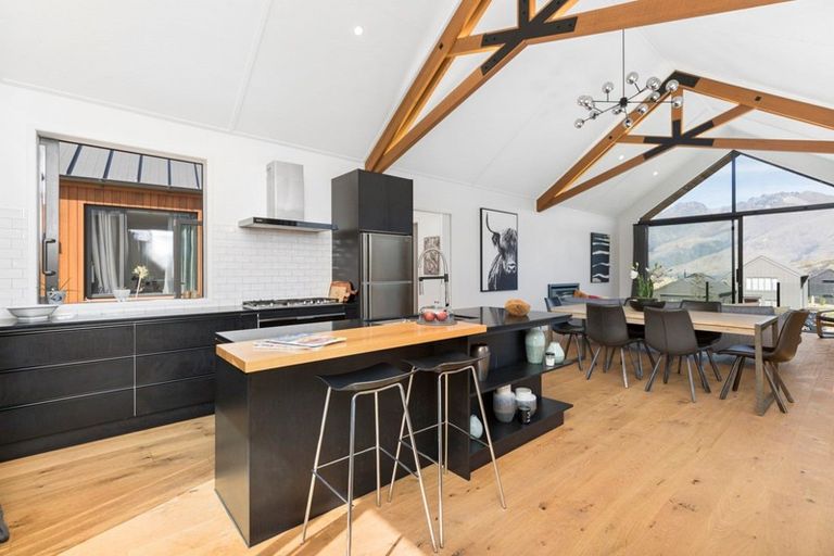 Photo of property in 19 Hackett Road, Jacks Point, Queenstown, 9371