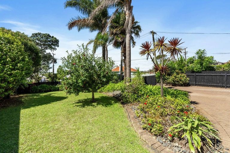 Photo of property in 46 Sale Street, Cockle Bay, Auckland, 2014