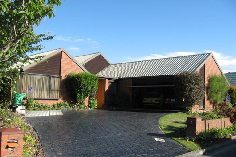 Photo of property in 3 Broadfell Avenue, Avonhead, Christchurch, 8042