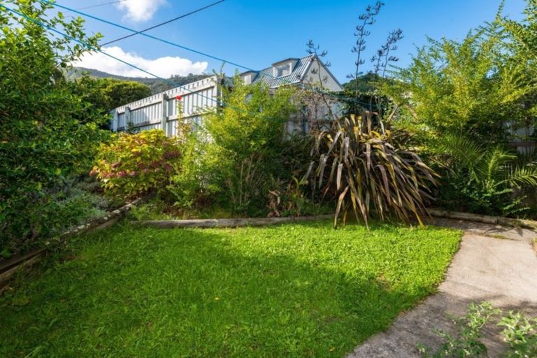 Photo of property in 82b Wellington Street, Picton, 7220