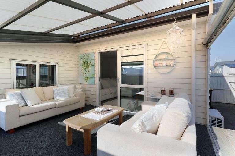 Photo of property in 11 Kamahi Crescent, Papamoa Beach, Papamoa, 3118