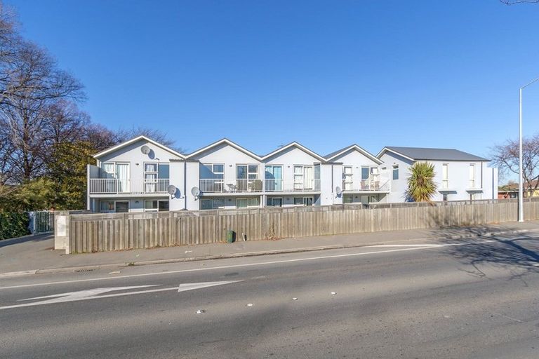 Photo of property in 13/14 Brougham Street, Addington, Christchurch, 8024