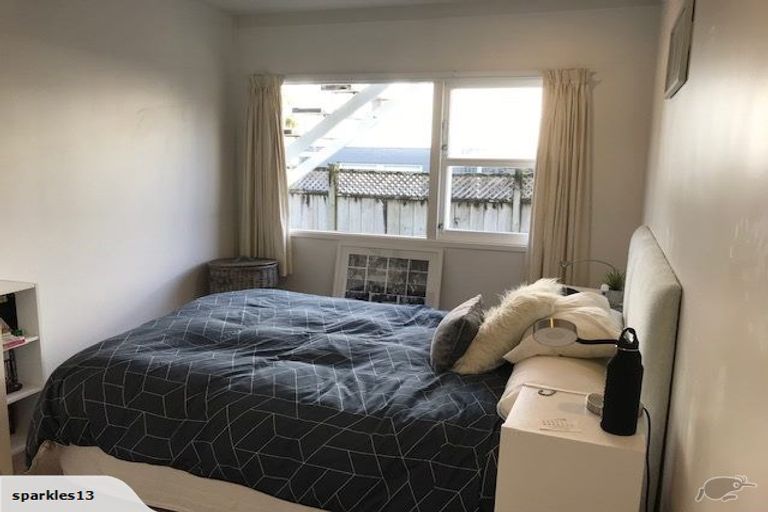 Photo of property in 16 Keldale Place, Forrest Hill, Auckland, 0620