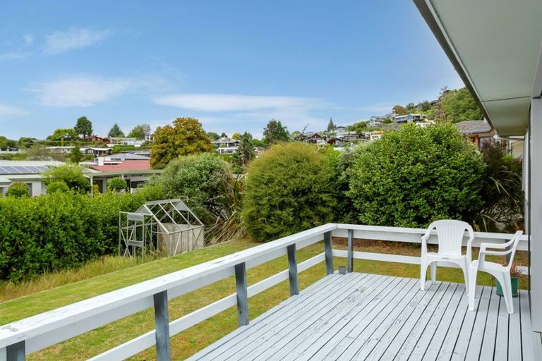 Photo of property in 9 Kinder Street, Acacia Bay, Taupo, 3330