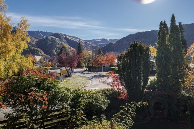 Photo of property in 2 Fox's Terrace, Arrowtown, 9302