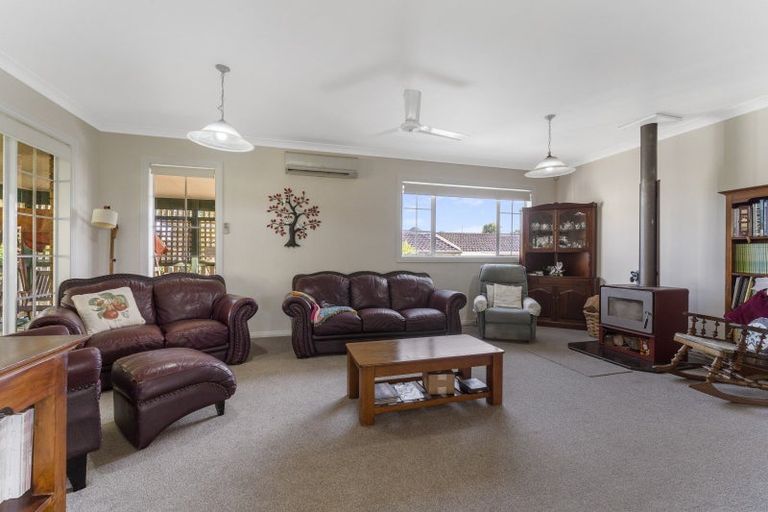 Photo of property in 72 Toi Street, Otaki Beach, Otaki, 5512