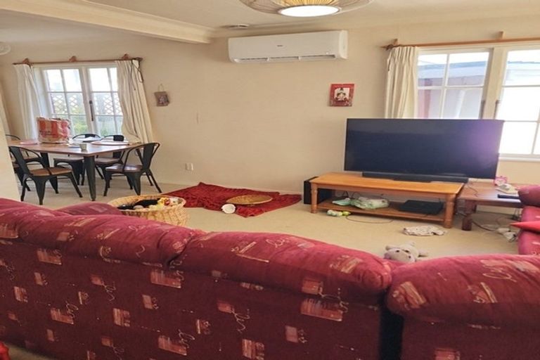 Photo of property in 8 Kukupa Grove, Heretaunga, Upper Hutt, 5018