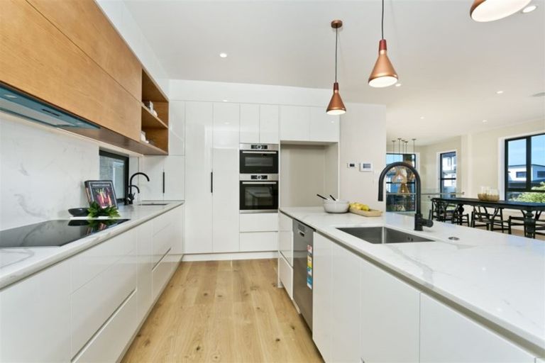 Photo of property in 16 Turutu Place, Long Bay, Auckland, 0630