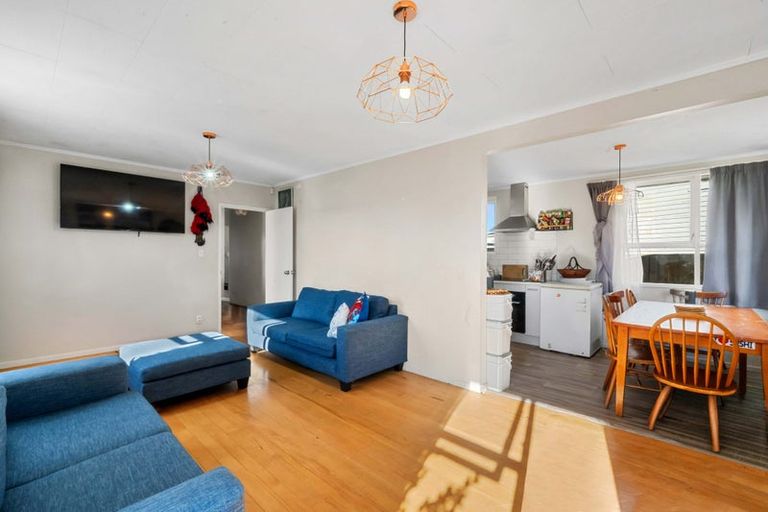 Photo of property in 26 Sandbrook Avenue, Otara, Auckland, 2023