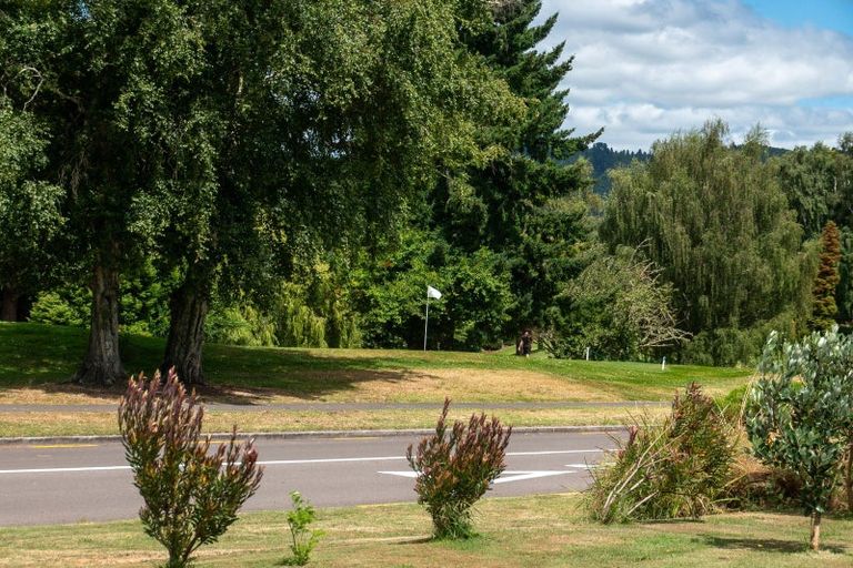 Photo of property in 1 Seagers Close, Kinloch, Taupo, 3377