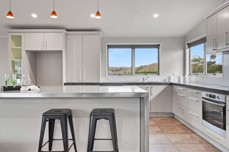 Photo of property in 9 Tirimoana Place, Te Awanga, 4102