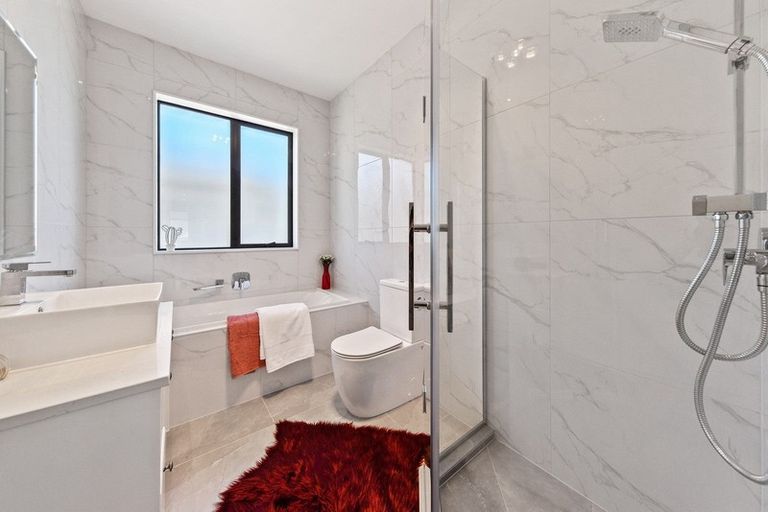 Photo of property in 28 Celestial Crescent, Orewa, 0931