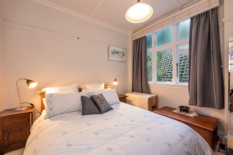 Photo of property in 2/246 Oriental Parade, Oriental Bay, Wellington, 6011