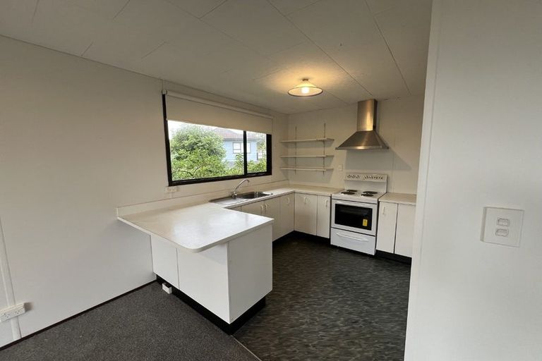 Photo of property in 2/25 Devonshire Road, Unsworth Heights, Auckland, 0632