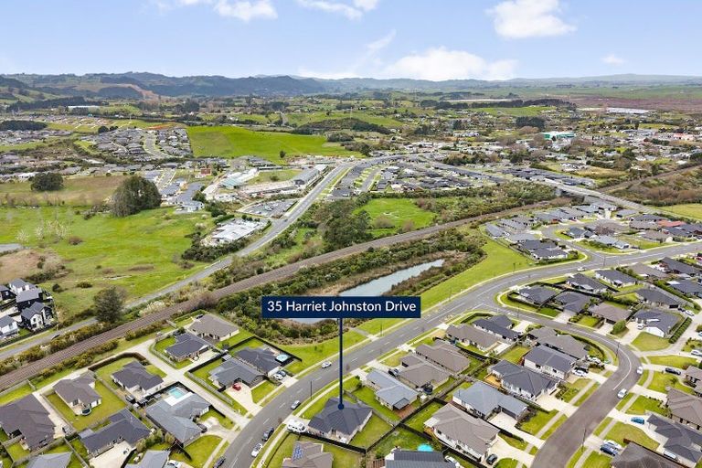 Photo of property in 35 Harriet Johnston Drive, Pokeno, 2402
