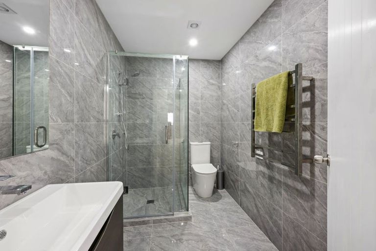 Photo of property in 85c Lake Panorama Drive, Henderson Valley, Auckland, 0614