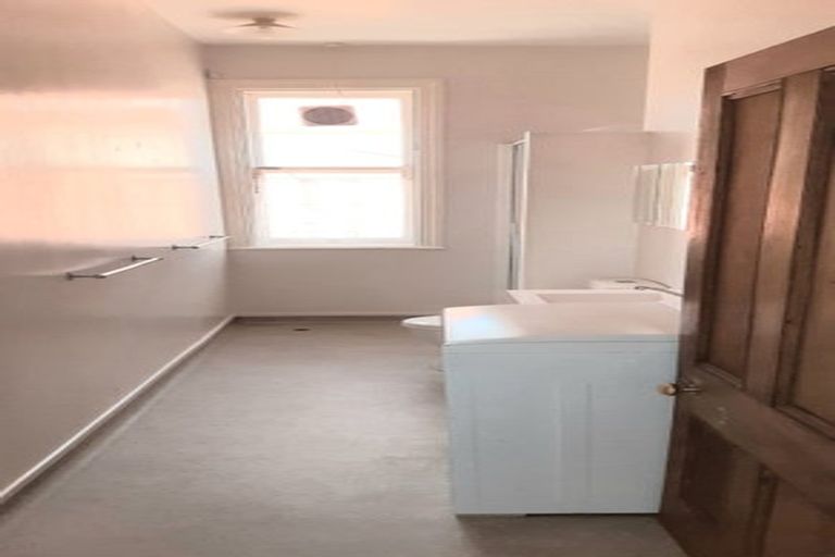 Photo of property in 22 Wilson Street, Newtown, Wellington, 6021