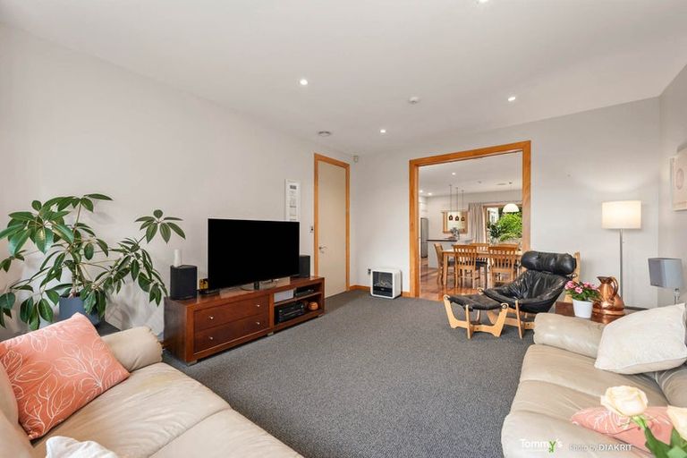 Photo of property in 16 Parliament Street, Thorndon, Wellington, 6011