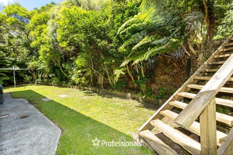 Photo of property in 8 King Charles Drive, Kingsley Heights, Upper Hutt, 5018