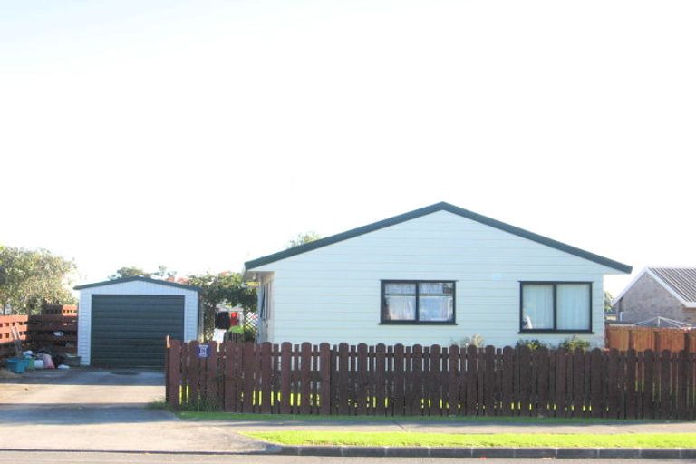 Photo of property in 111 Sykes Road, Weymouth, Auckland, 2103