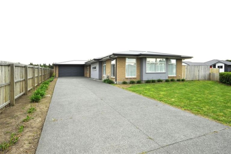 Photo of property in 15 Pistacia Place, Hornby, Christchurch, 8025