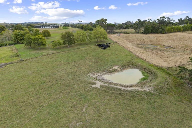 Photo of property in 11 Bobs Way, Dairy Flat, 0792