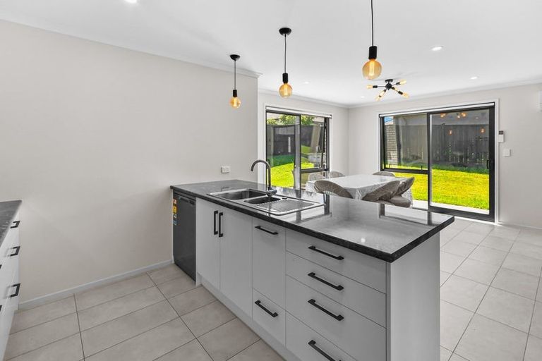 Photo of property in 10 Peacock Place, Pokeno, 2402