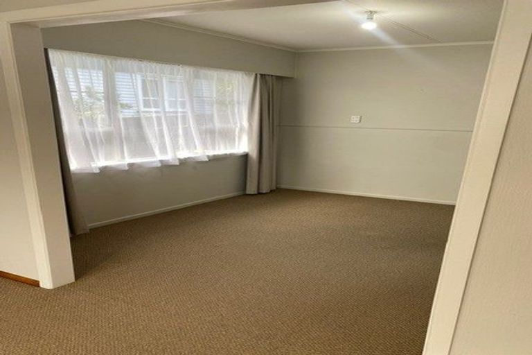 Photo of property in 18 Whakawhiti Street, Marfell, New Plymouth, 4310