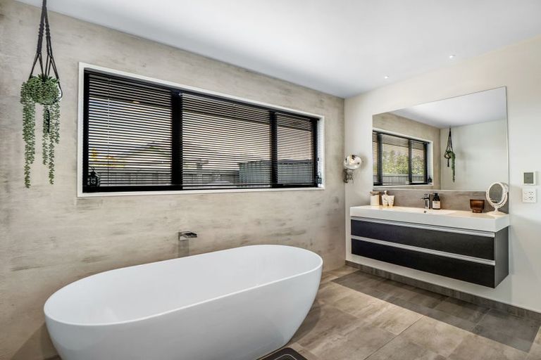 Photo of property in 21 Watkins Drive, Rangiora, 7400