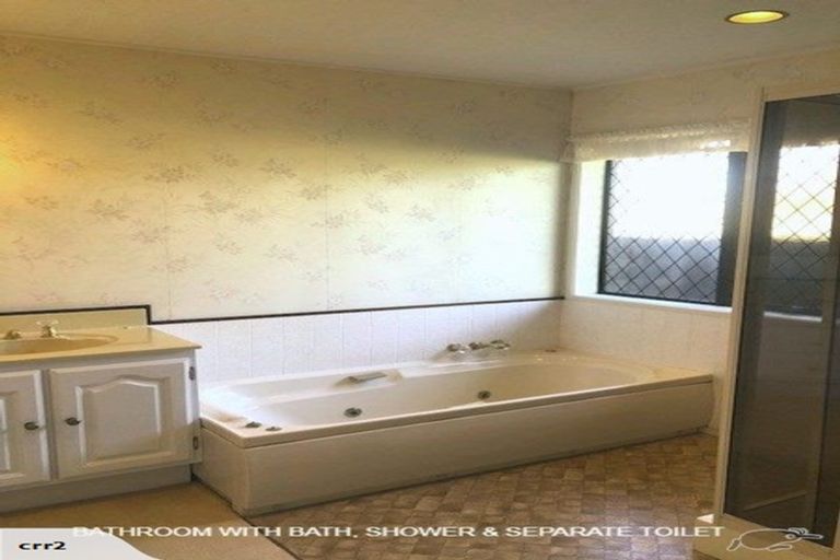 Photo of property in 10 Wilmington Place, Forrest Hill, Auckland, 0620