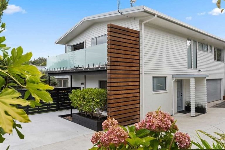 Photo of property in 1/11 Noumea Place, Mairangi Bay, Auckland, 0630